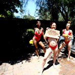 Pic of Nia Nacci and her carwash friends Luna Light and Jaycee Starr also clean their client's dick