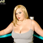 Pic of White haired chubby woman Daphne Carter sucks and fucks in the middle of the ring