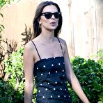 Pic of CANDID - Emily Ratajkowski - out with friends in Los Angeles - 4/27/20 | Phun.org Forum