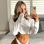 Pic of 10 PERFECT SELFIES BY AUSSIE HOT BODY BELINDA TAYLOR – Tabloid Nation