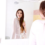 Pic of Met-Art teen Amelija washing her shaved pussy in the shower | Erotic Beauties
