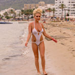 Pic of Beth Morgan Moody Real Bikini Girls / Hotty Stop