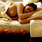 Pic of APPLES IN BED with Alisia - Stunning 18