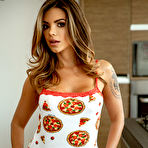 Pic of Ligia Martins Pizza Party Bella Club - FoxHQ