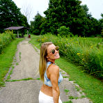 Pic of Meet Madden White Skirt Flashing / Hotty Stop