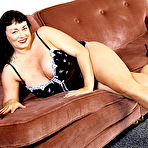 Pic of Chubby Brunette Mature Betty - Super Solo Girls