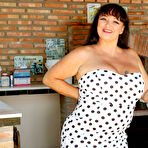 Pic of Curvy MILF Devon Breeze has a summer vaction affair with a young bartender - Mature.nl