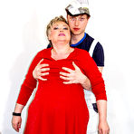 Pic of Toyboy painter is having a great fucking time with curvy grandma Jolanka - Mature.nl