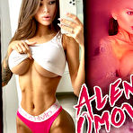 Pic of 10 PERFECT SELFIES BY ALENA OMOVYCH – Tabloid Nation