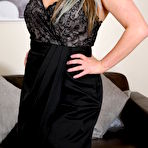 Pic of Kaz B. is a blonde British nympho mom that loves to cheat with a big dicked black guy - Mature.nl
