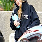 Pic of Olivia Wilde - Leggings out in Los Angeles - 12/20/2023 - The Drunken stepFORUM - A place to discuss your worthless opinions