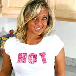 Pic of Hot Blonde Teen Girl
