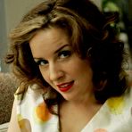 Pic of  Leggy stocking girls in full fashioned stockings