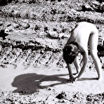 Pic of PinkFineArt | Naked Under Bridge from Michelle7