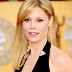 Pic of Julie Bowen posing at 17th Annual Screen Actors Guild Awards