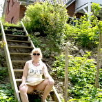 Pic of Outdoor Mature - Hot Daily Updates!