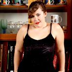 Pic of Suzie in Suzie in young and hairy