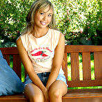 Pic of Kiona in Kiona in nudism series