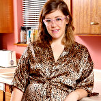 Pic of Suzie in Suzie in young and hairy