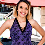 Pic of Ariana Cox in Ariana Cox in latinas