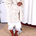 Pic of Bella in Bella in black women