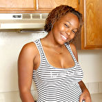 Pic of Kiya in Kiya in black women
