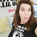 Pic of ArtsyScarlett Webcam Girl / Hotty Stop