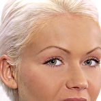 Pic of Lotti in Lottis eyes opened wide with deligh