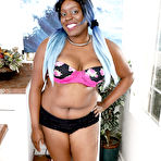 Pic of Atomic Ana Algos in Atomic Ana Algos in black women