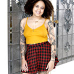 Pic of Kingsley in Kingsley in black women