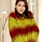 Pic of Ellie Luna Sexy Babe in a Sweater