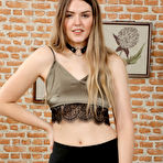 Pic of Rosie D Tall Busty Model in Pantyhose