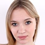 Pic of Teen amateur stands straight and naked after her attire miraculously disappear