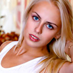 Pic of Blue-eyed blonde Sonnett highlights her hairless teen pussy in the nude