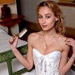 Pic of Kelly Collins Lean Blondie