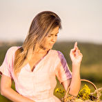 Pic of Zelda B Outdoor Beauty